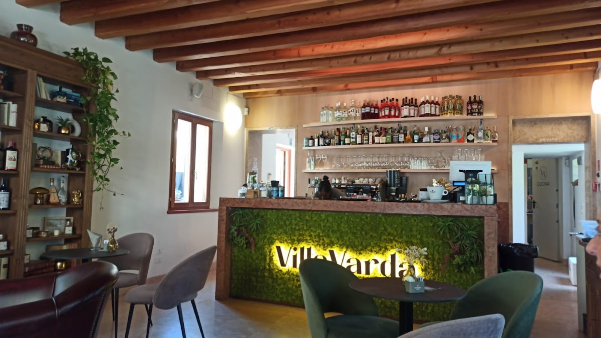 Villa Varda - Bistrot E Caffè Letterario